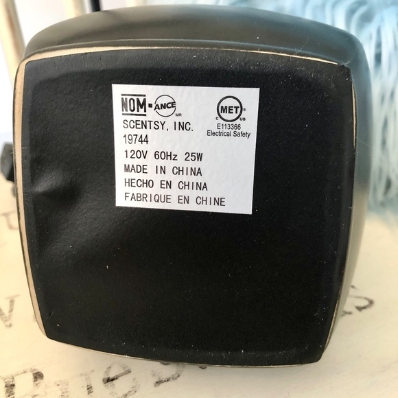 Scentsy, Classic Curve, SATIN BLACK, Full Size, Warmer, RETIRED - Picture 11 of 14